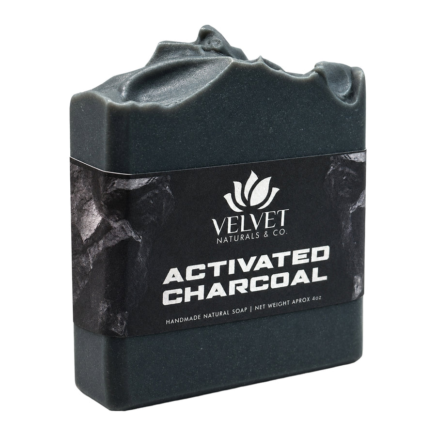 Jabón Activated Charcoal de Velvet & Co. con carbón activado hecho en Puerto Rico