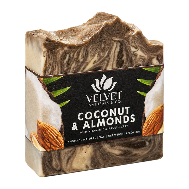 Jabón artesanal Coconut and Almonds con aroma de coco y almendras Velvet & Co.